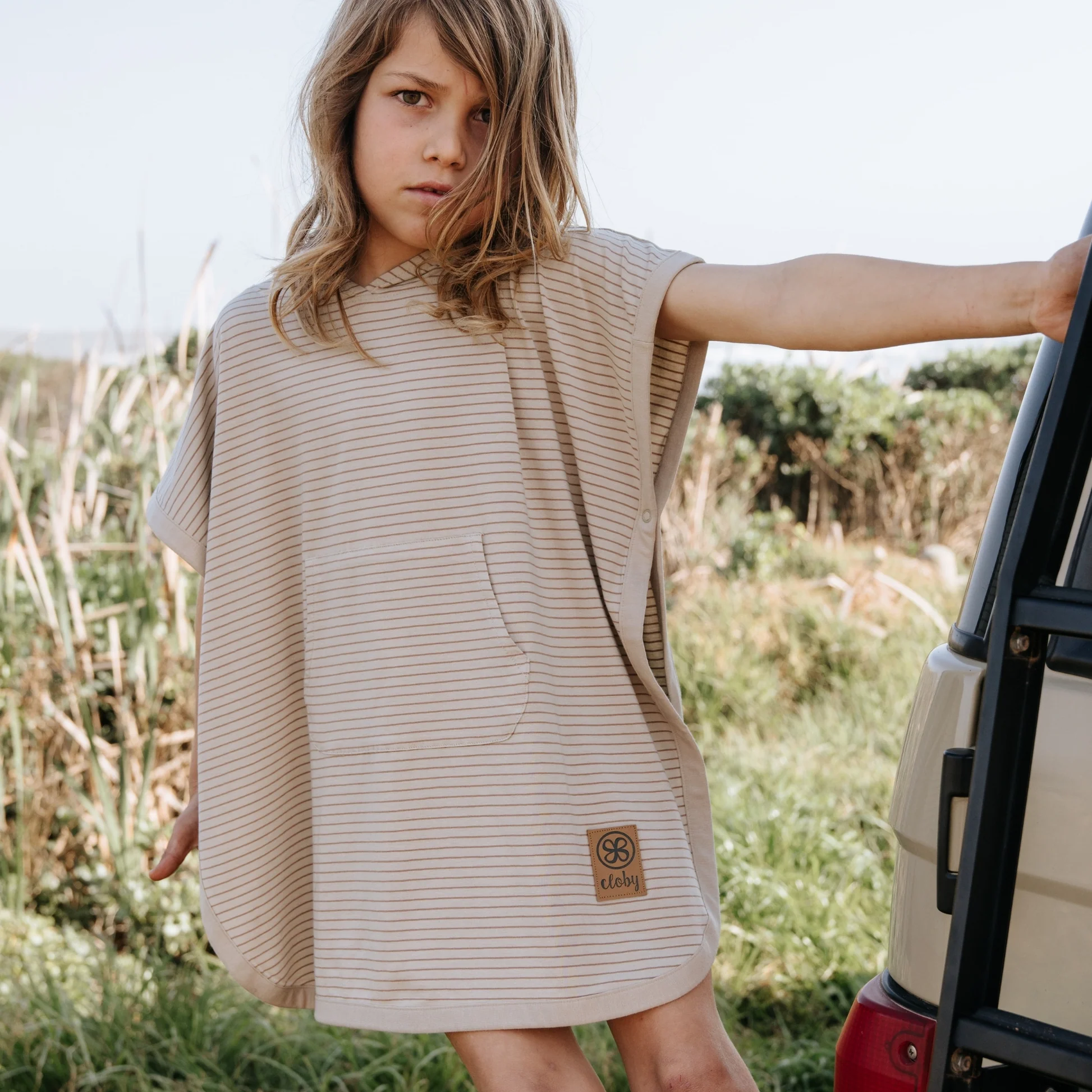 cloby UV Poncho in Sandy Beach/Peanut Brown 3-5Y – UPF 50+ – Bild 4